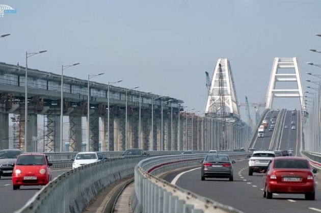 Автолихач опробовал Крымский мост на скорости в 243 км/ч
