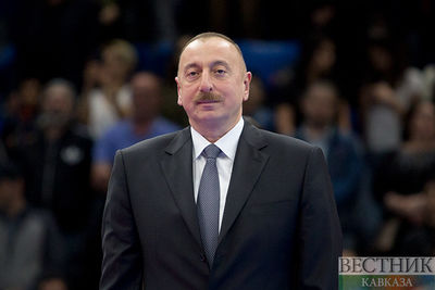 Ильхам Алиев принимает поздравления с победой на президентских выборах